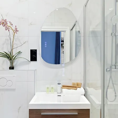 307-suite Serbie - Superbe A Paris